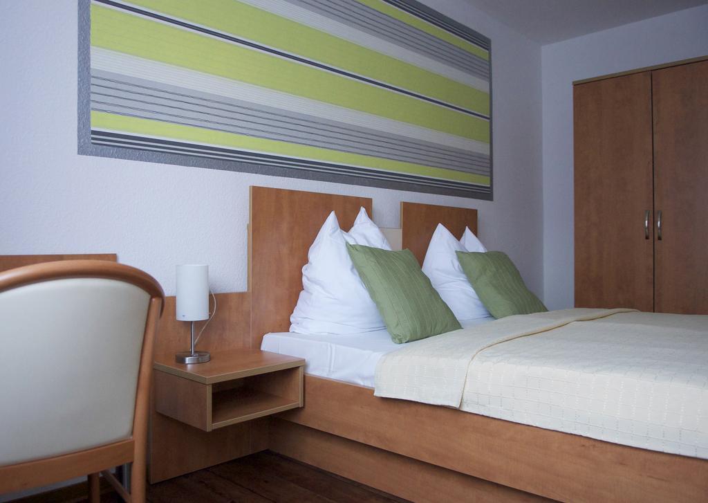 Hotel Vier Loewen Traben-Trarbach Quarto foto