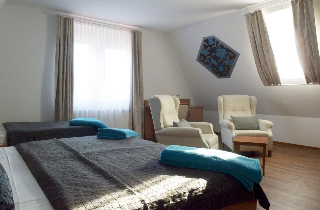 Hotel Vier Loewen Traben-Trarbach Quarto foto