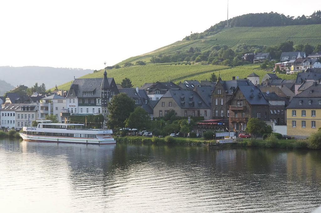 Hotel Vier Loewen Traben-Trarbach Exterior foto