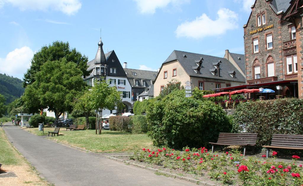 Hotel Vier Loewen Traben-Trarbach Exterior foto